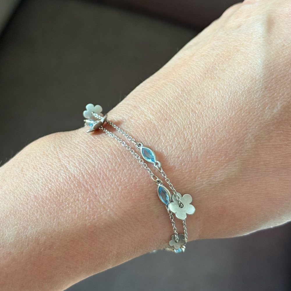14k White Gold Bracelet - Flowers, Blue stones